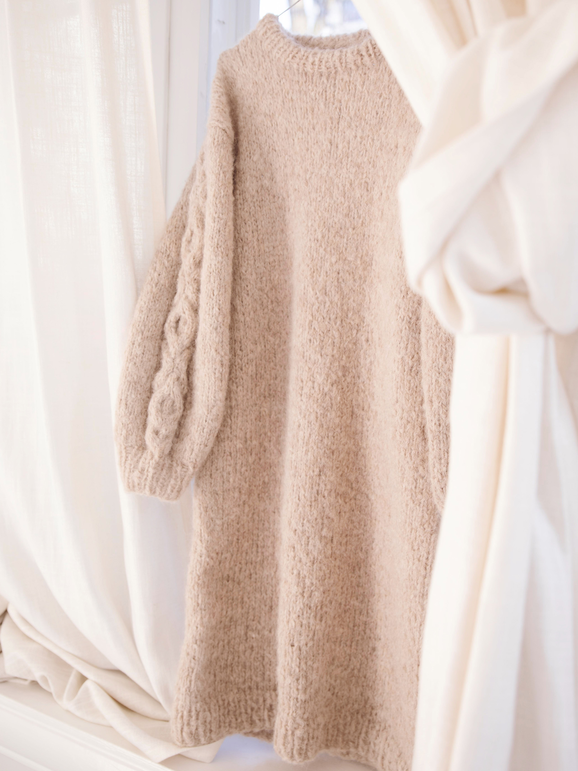 03-07 Carnelian kjole