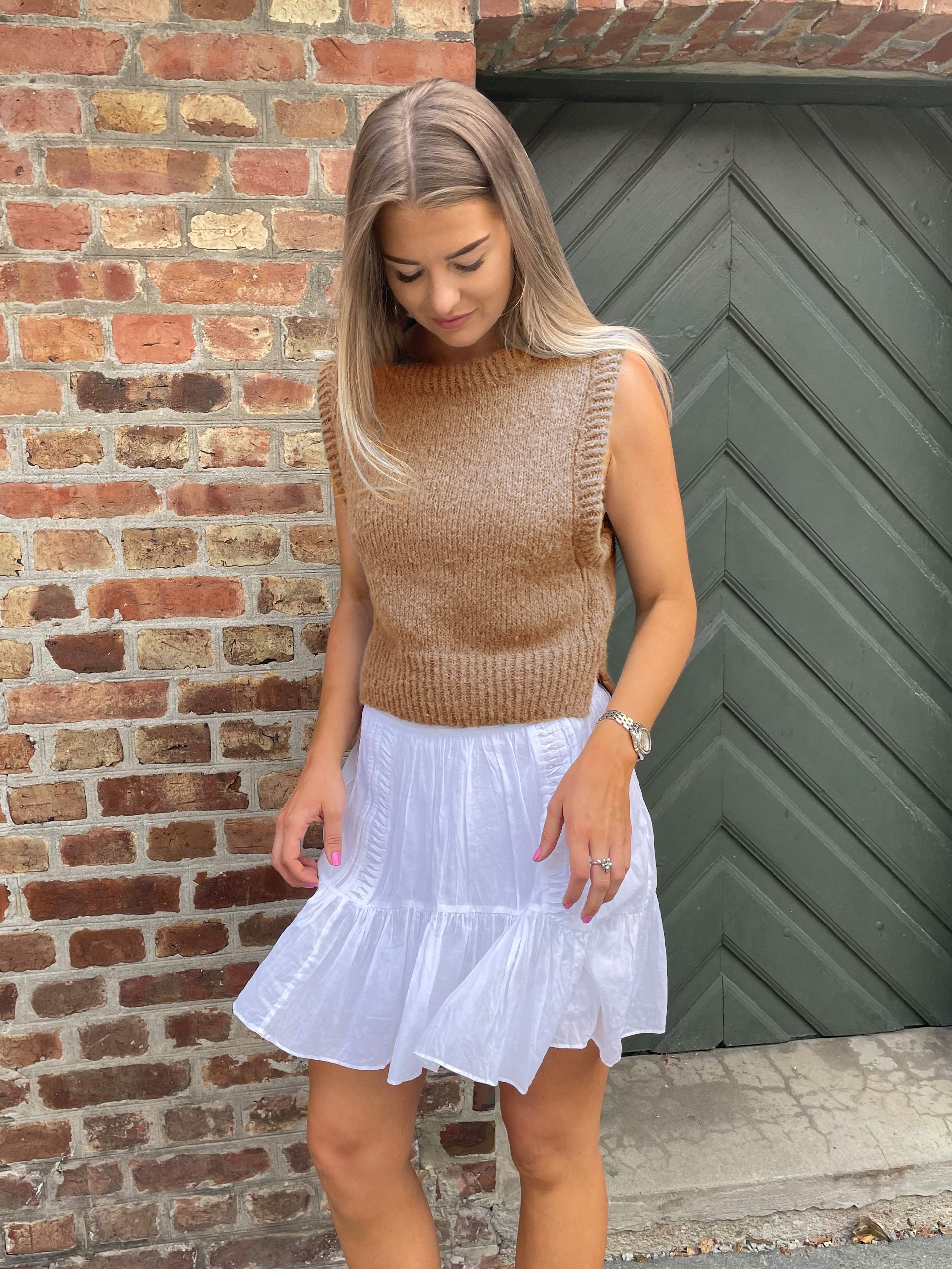 101-03 Kalsitt vest nougat