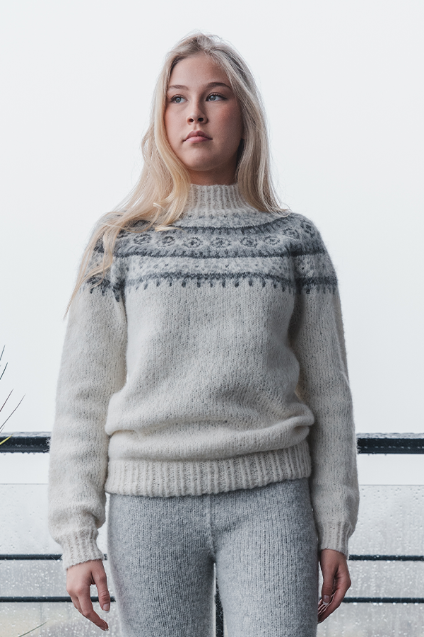107-02 Ivalo sweater