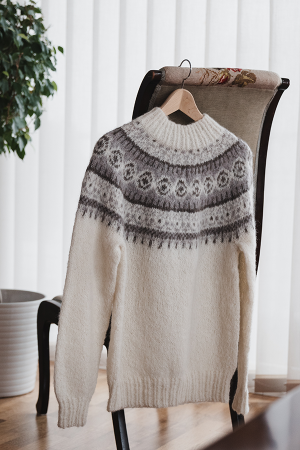 107-02 Ivalo sweater