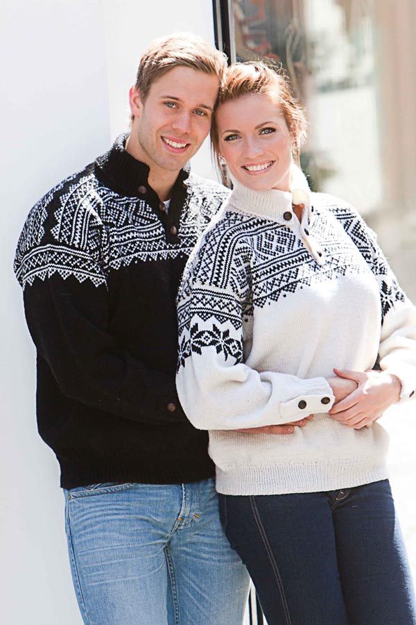 1206-14 Sort Sweater