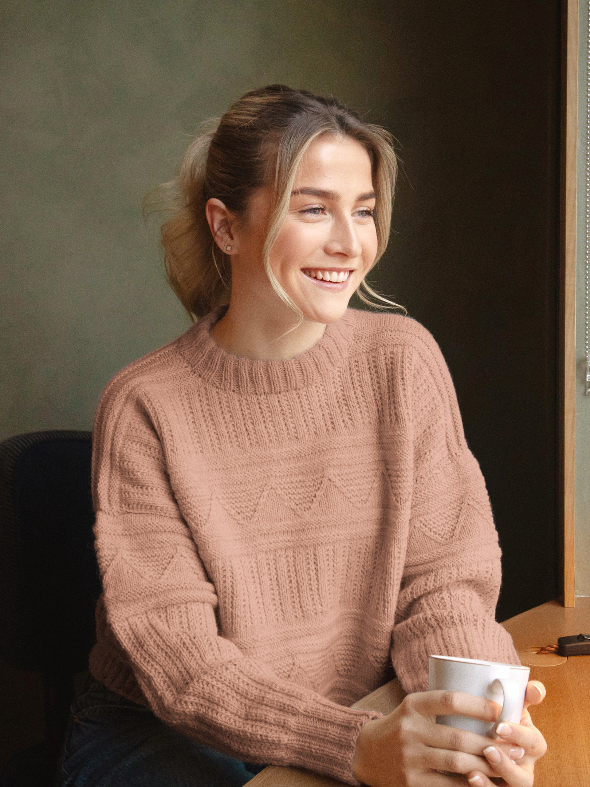 125-04F Dagmar genser cropped (sterk)