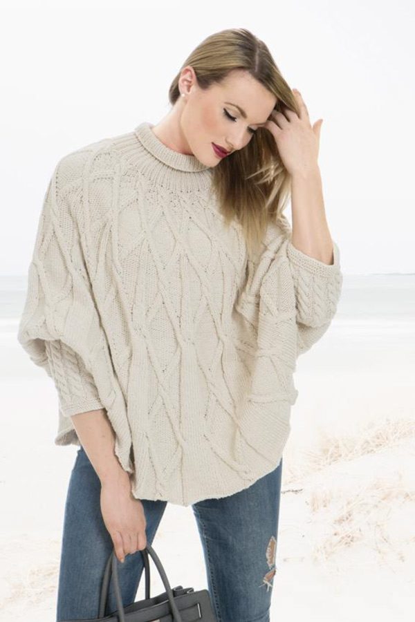 1505-05 Poncho med rund sal      