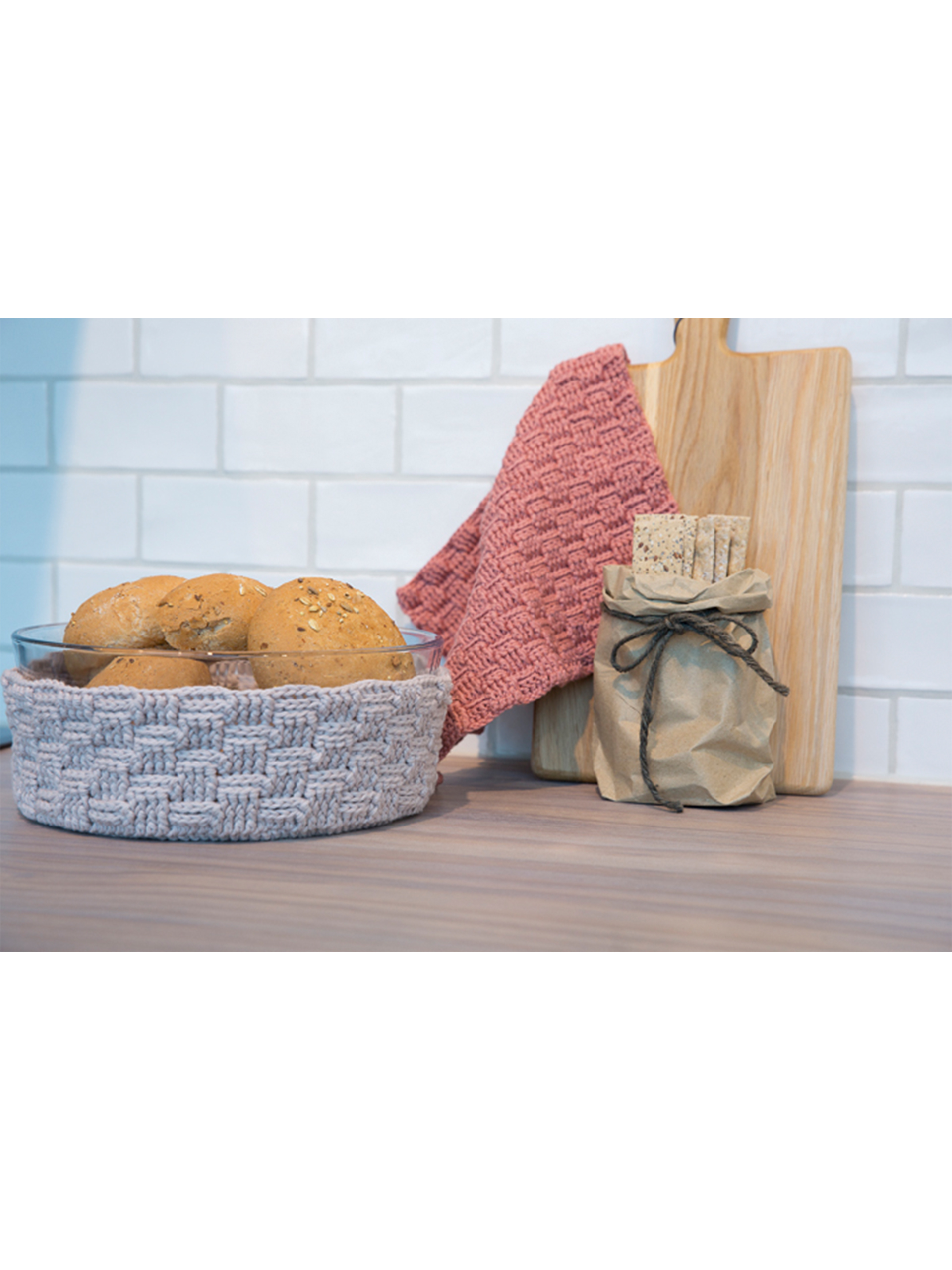 1705-1f-f Brødkurv og Bolleklede