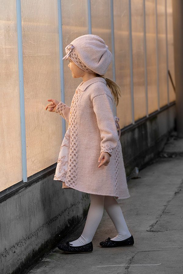 1825-1 Fia kåbe og hue