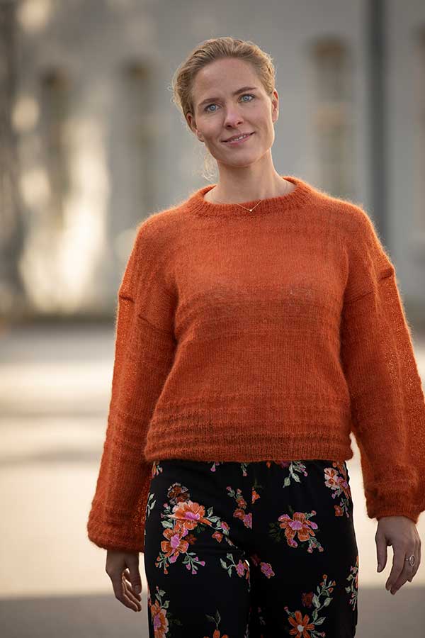 1924-5 Sigrid sweater orange