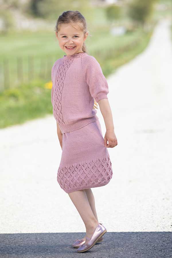 2017-6 Nira sweater og nederdel