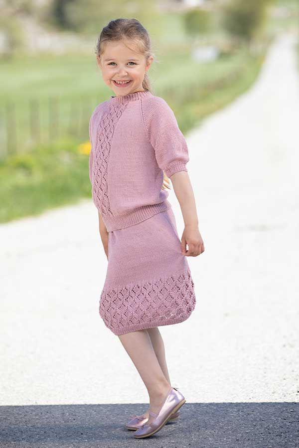 2017-6 Nira sweater og nederdel