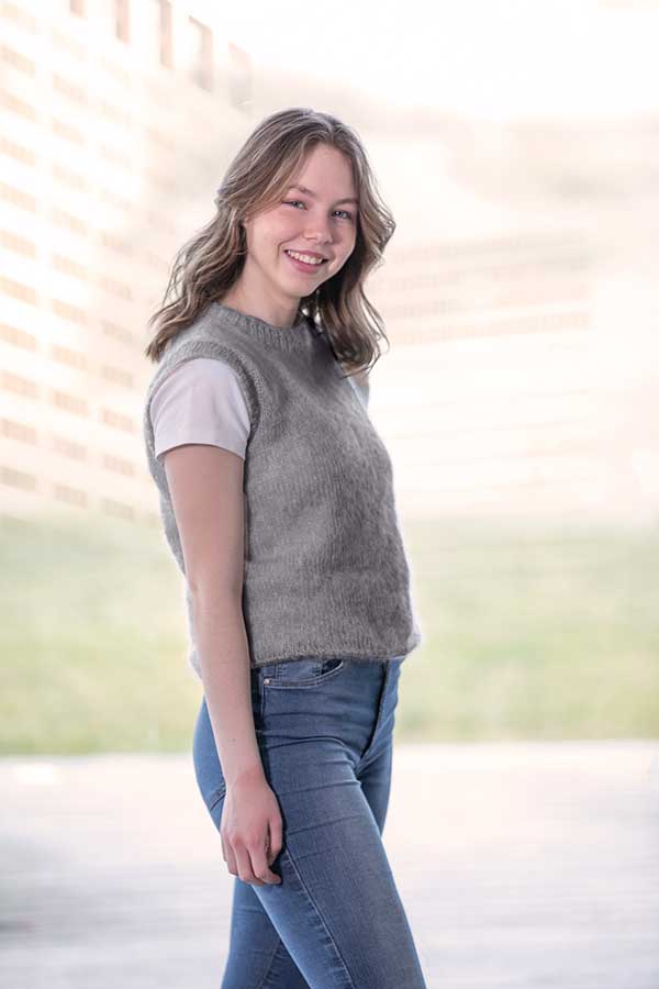 2025-1h Cara vest grå