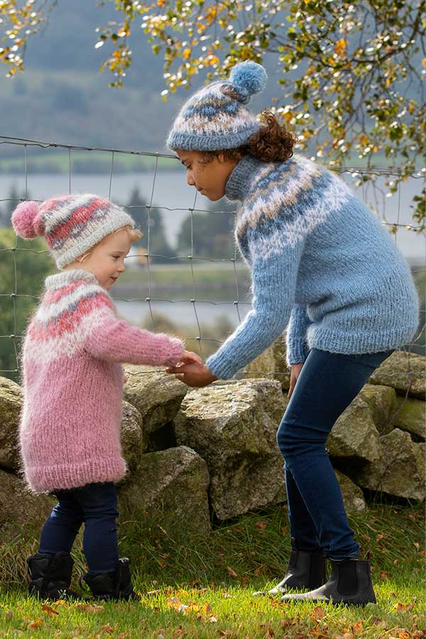 2026-7 Nova sweater og hue rosa