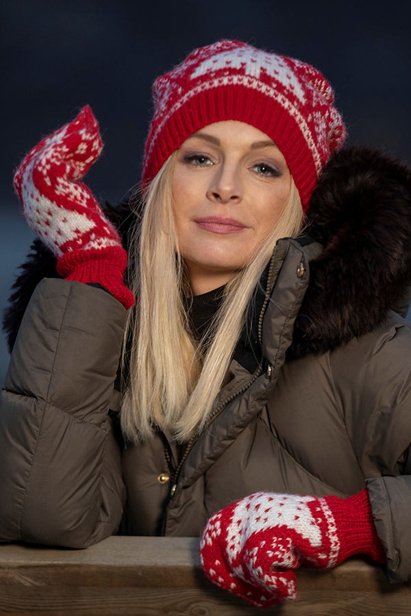 2032-11 Vinternatt hue og vanter