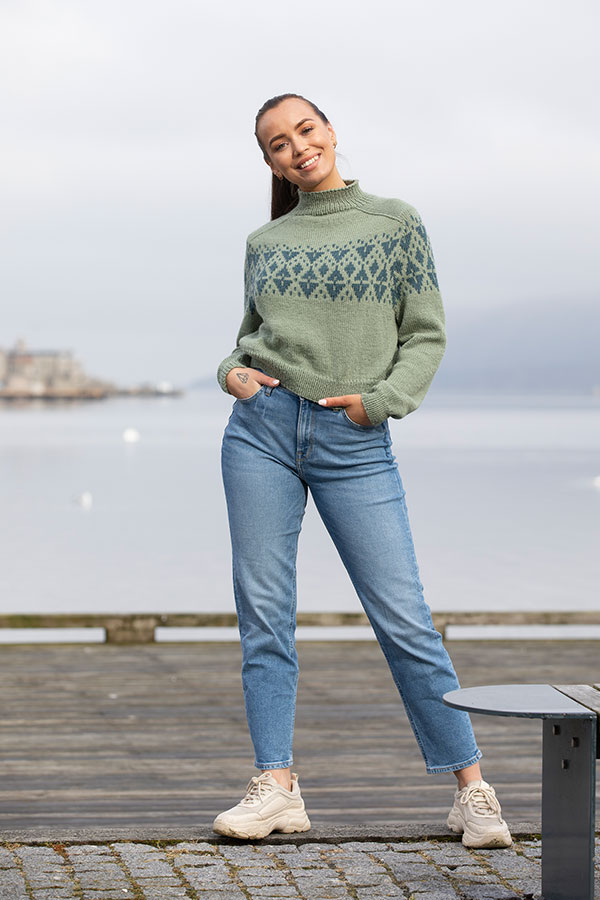 2114-7 Eir sweater kort