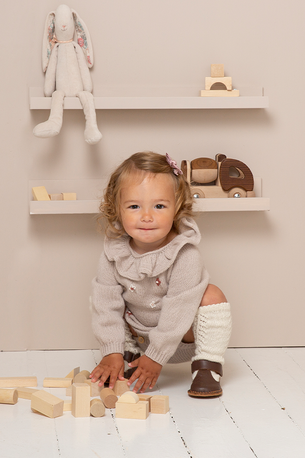 2132-4a Åse romper og strømper