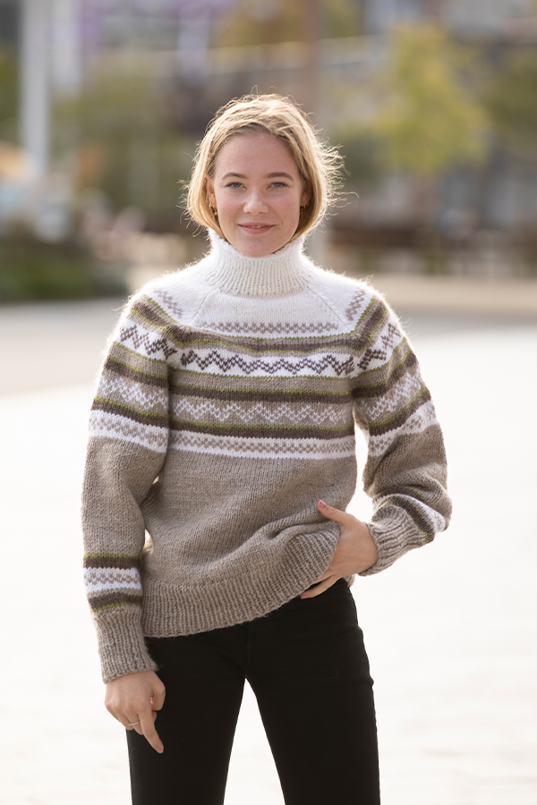 2135-10 Tamara sweater