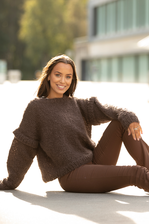 2137-8 Amote sweater