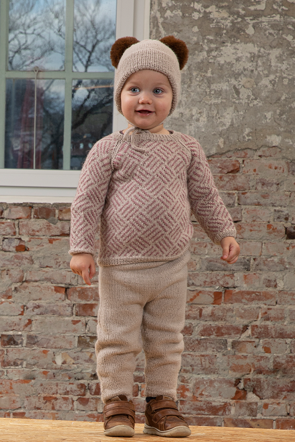2204-8a Poppe genser, bukse og lue 