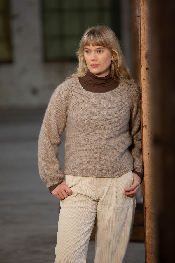 2206-5 Gunelia sweater