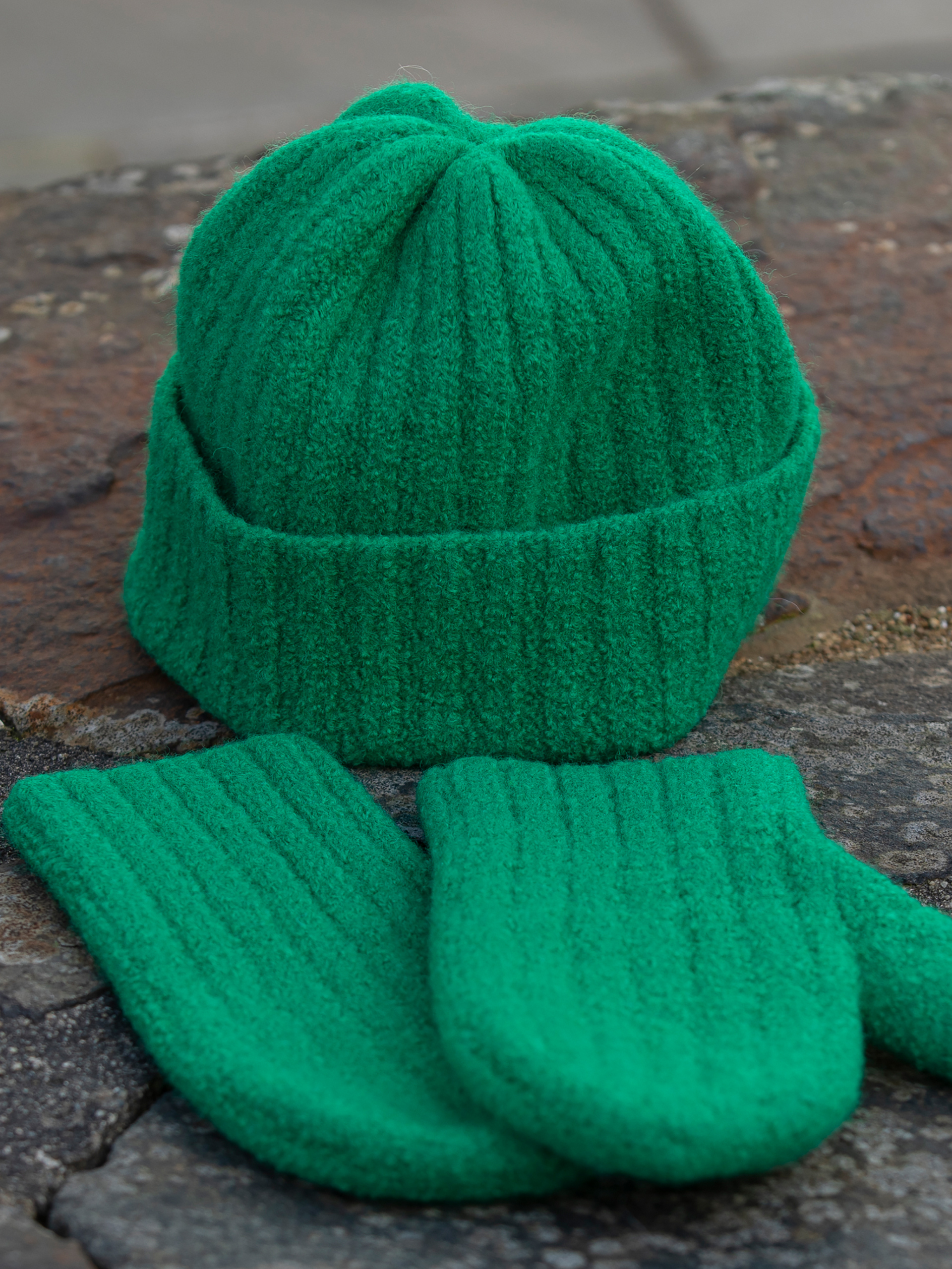 2211-1c Ulla lue i vrangbordstrikk