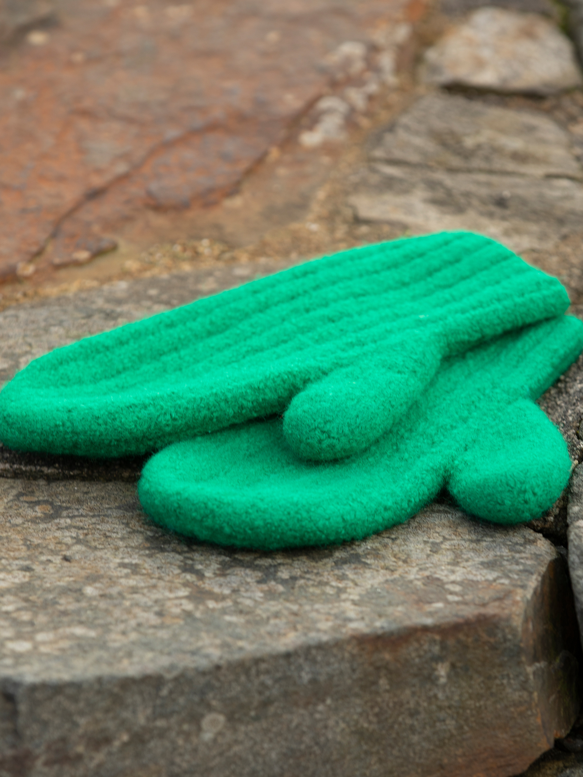 2211-2c Ulla votter i vrangbordstrikk