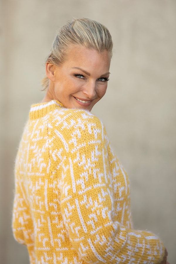 2227-10 Faith sweater