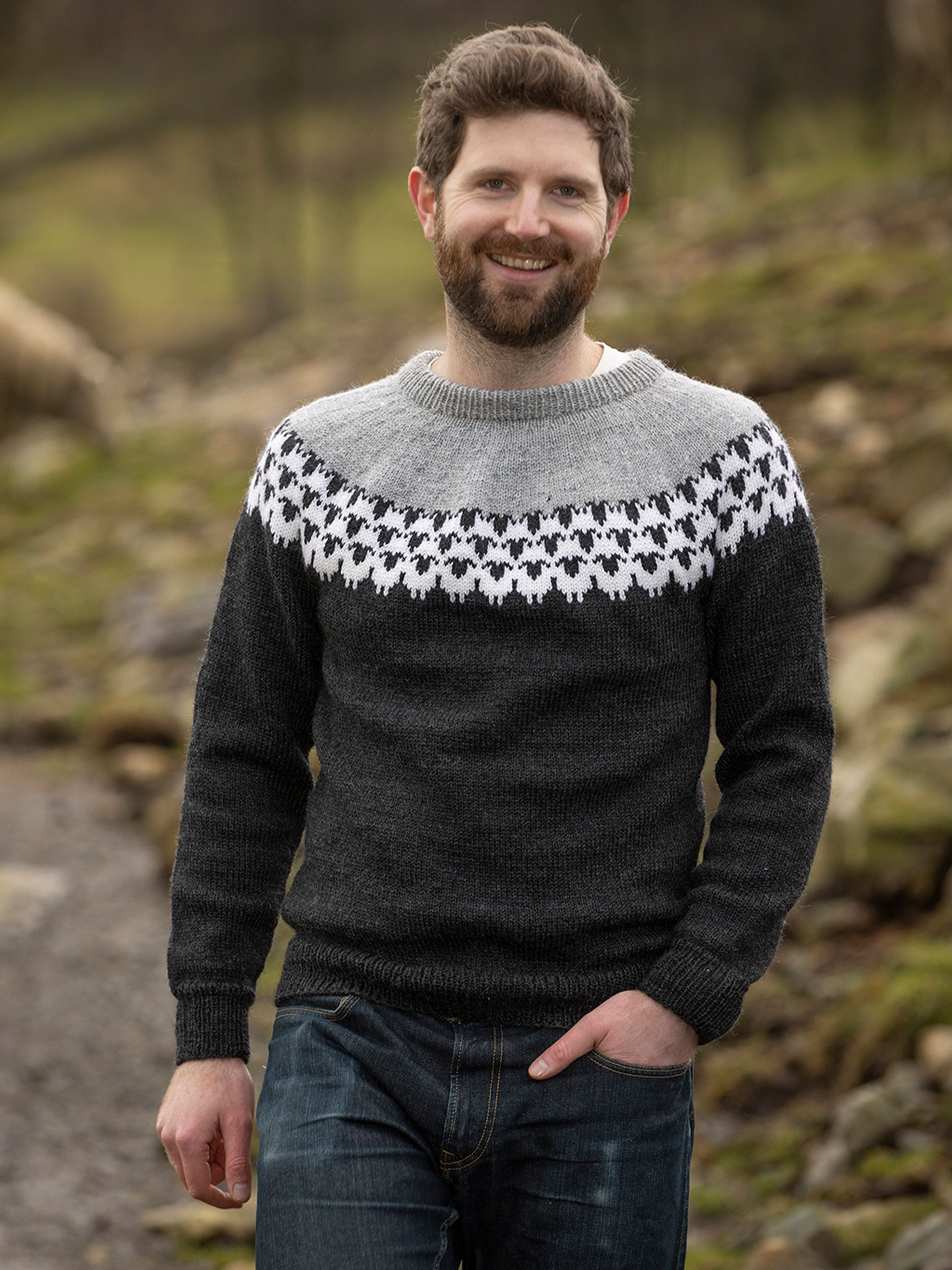 Hjemmestrikket genser herre