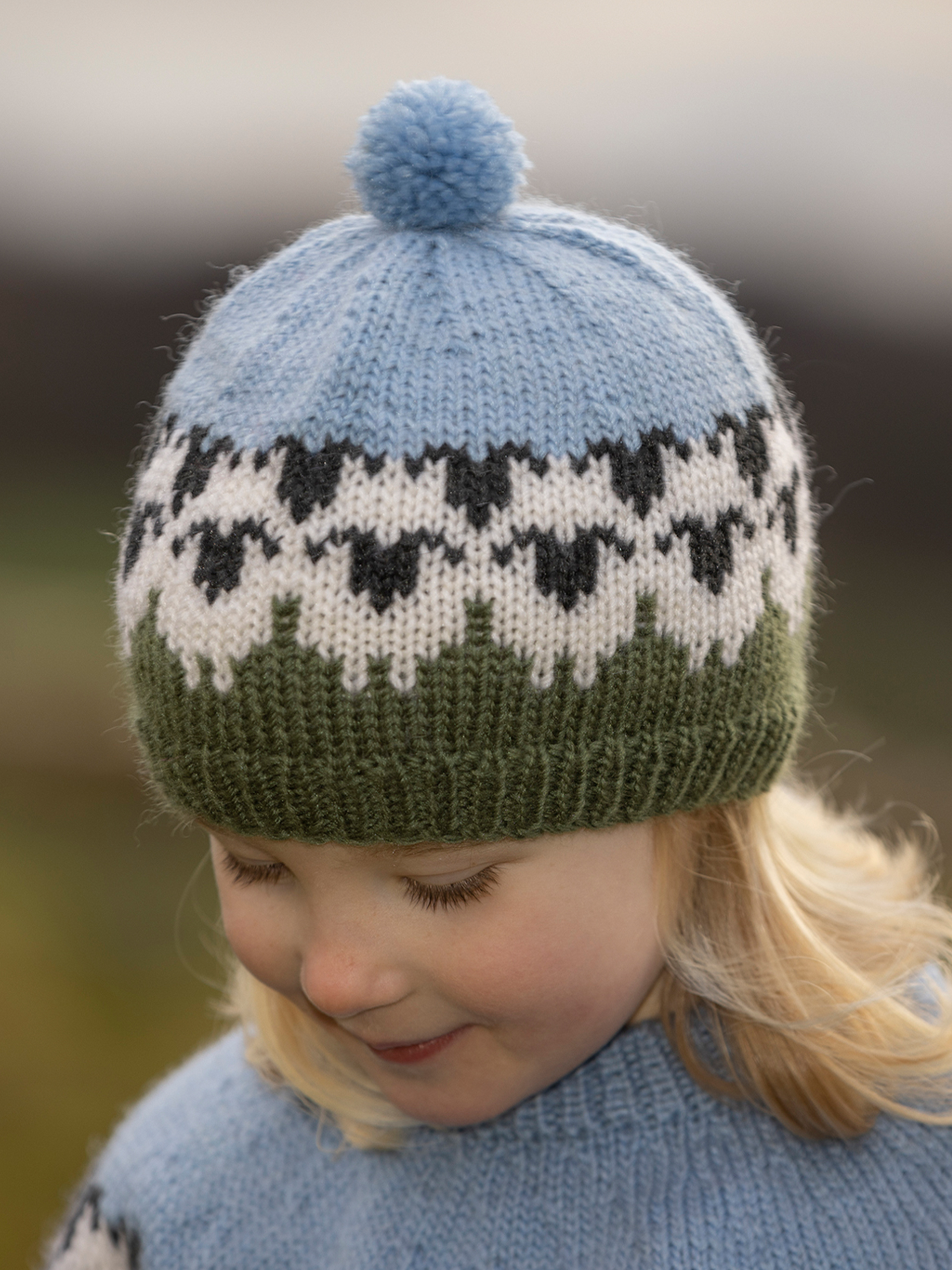 2309-03b Flokken lue barn