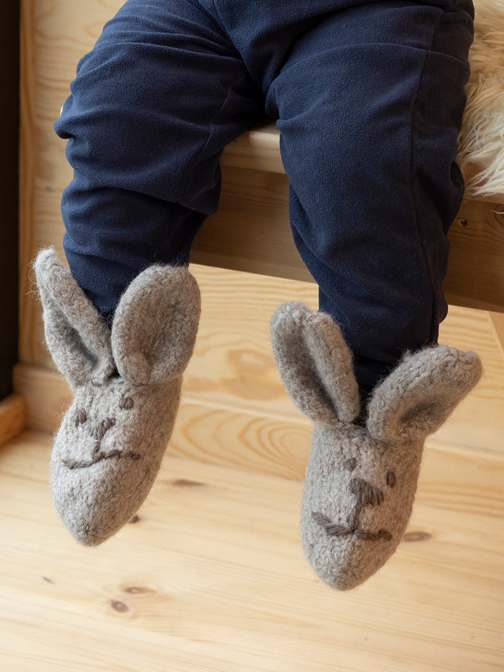 2310-16 Harehopp tøfler