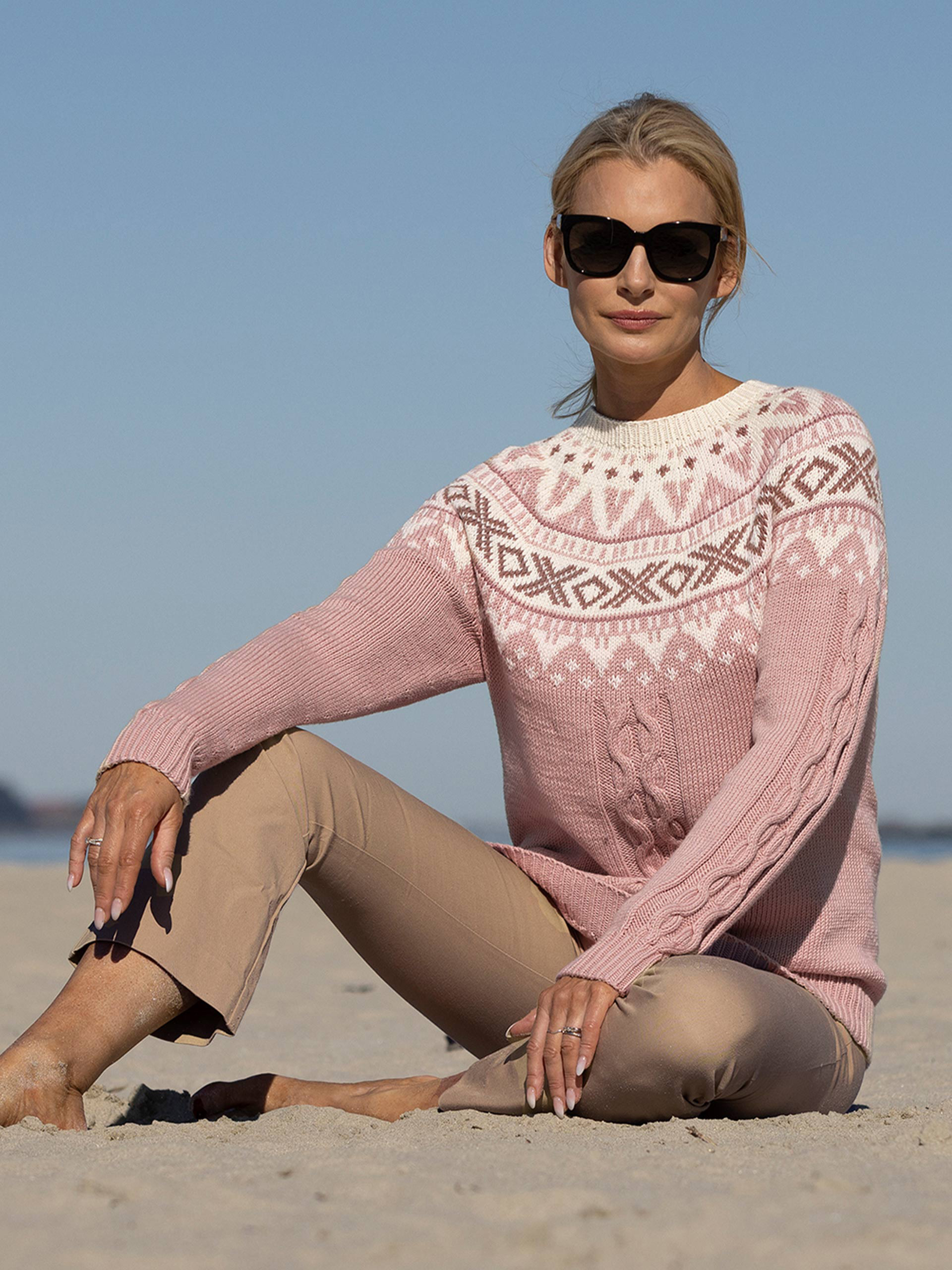 2319-8 Sanding genser lys rosa