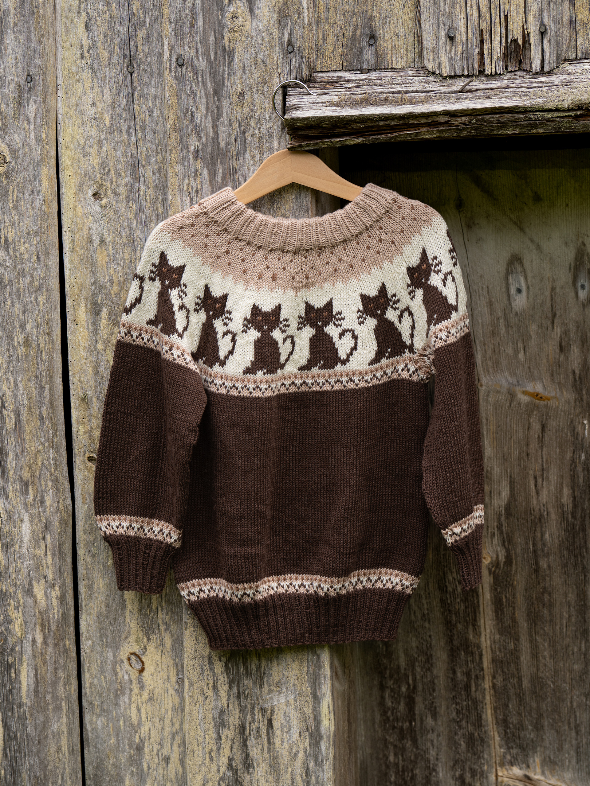 2323-4 Katte genser brun