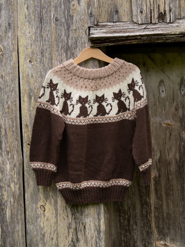 2323-4 Katte genser brun