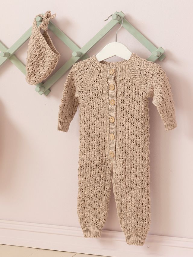 2326-4 Falene dress og kyse