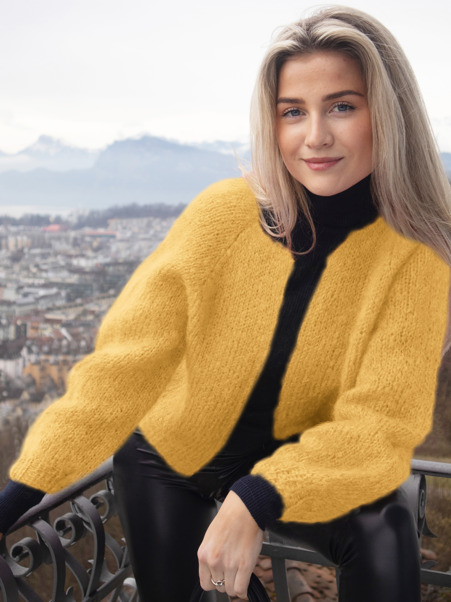 24-06g Dandelion jakke gullgul