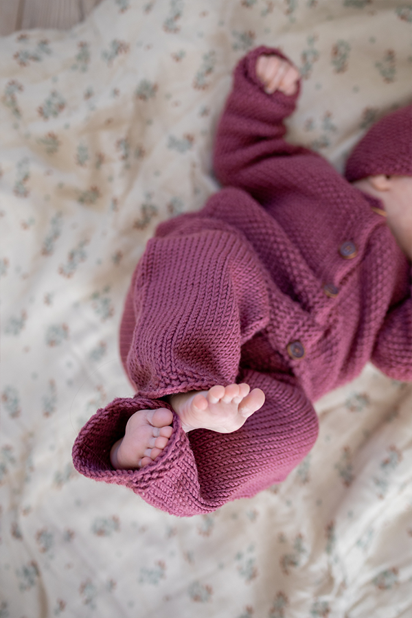 19-25 Traktor genser og lue natur