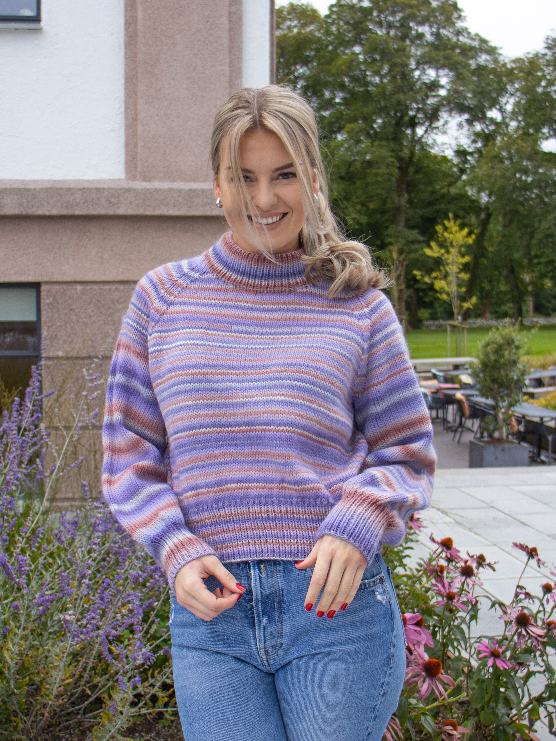 301-03 Verena genser (Pretty Print Ullgarn)