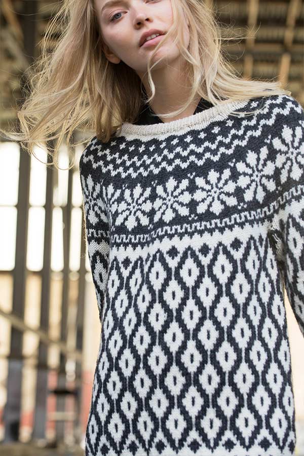 394-10 Anitra lang sweater natur