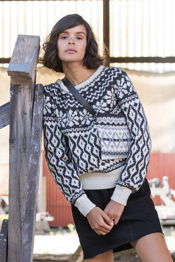 394-12 Anitra kort sweater natur