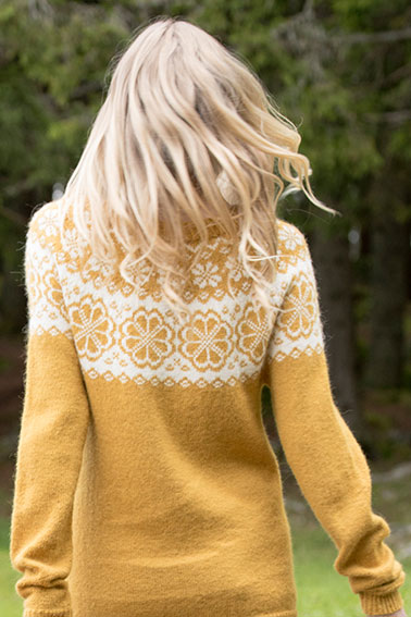 406-10 Q-symre sweater majsgul