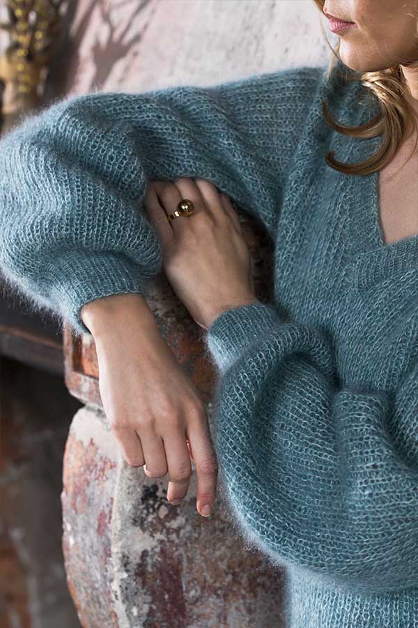 408-15 Silky sunday sweater blå