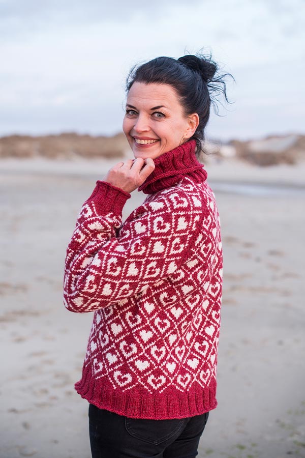 438-04 Sammen sweater rubinrød