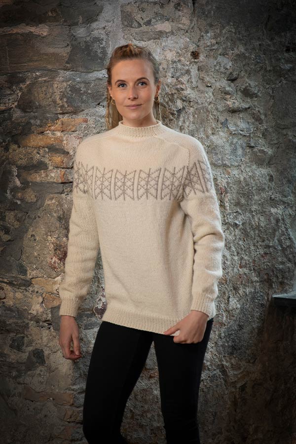 2127-4a Skulds nett genser Urd Naturhvit