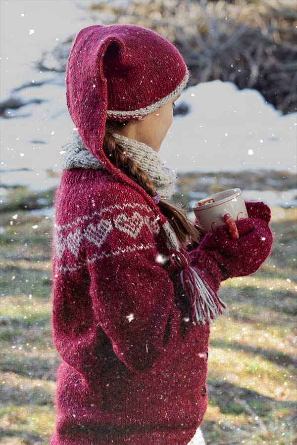 73-05 Nisse hue rød og natur