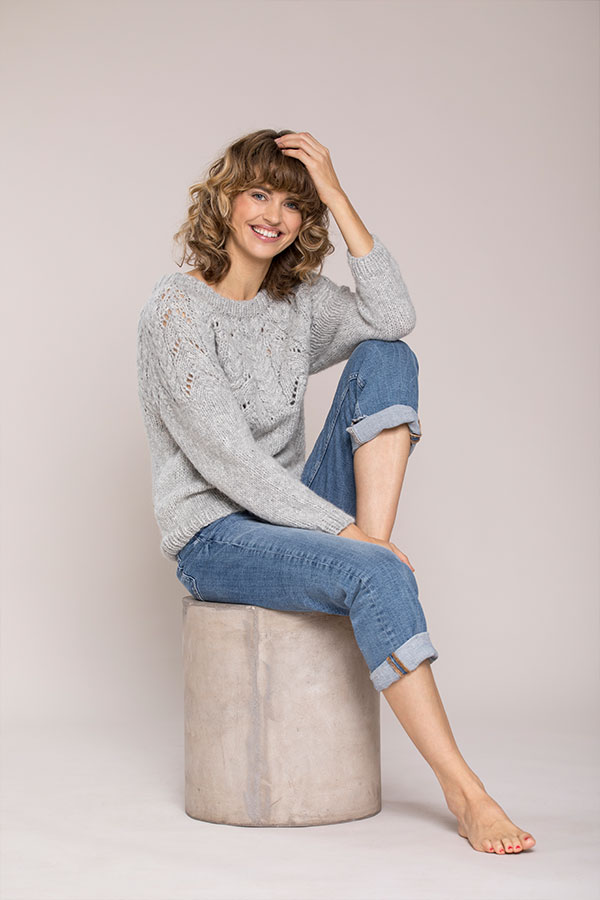 75-09 Randi sweater lys grå
