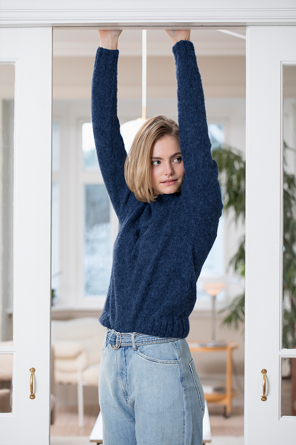 90-01 Ragne sweater marine