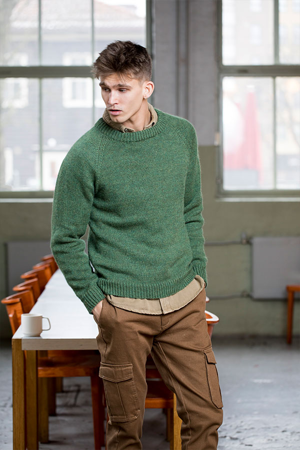 91-10 Oder genser oliven M/ skinnlapp