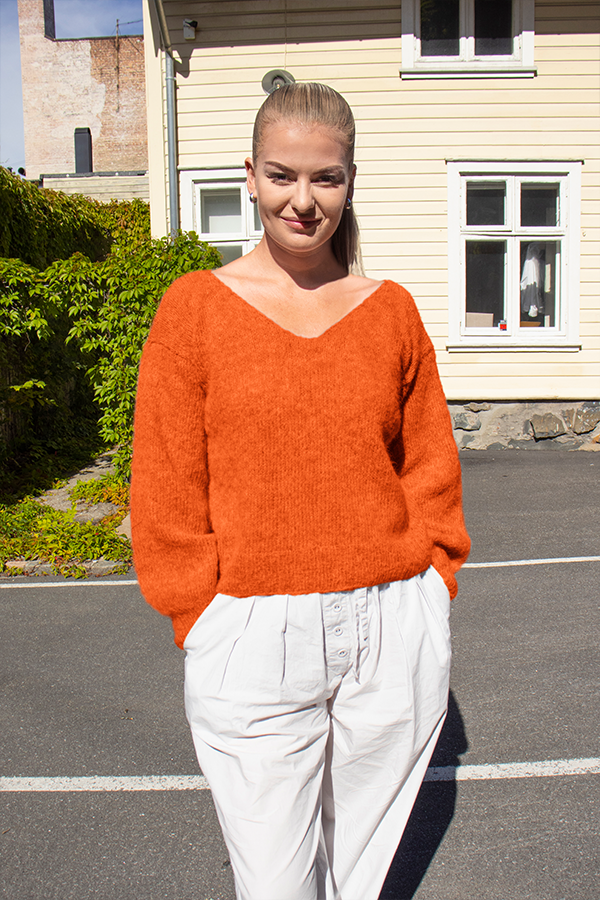 99-20h Amanda sweater orange