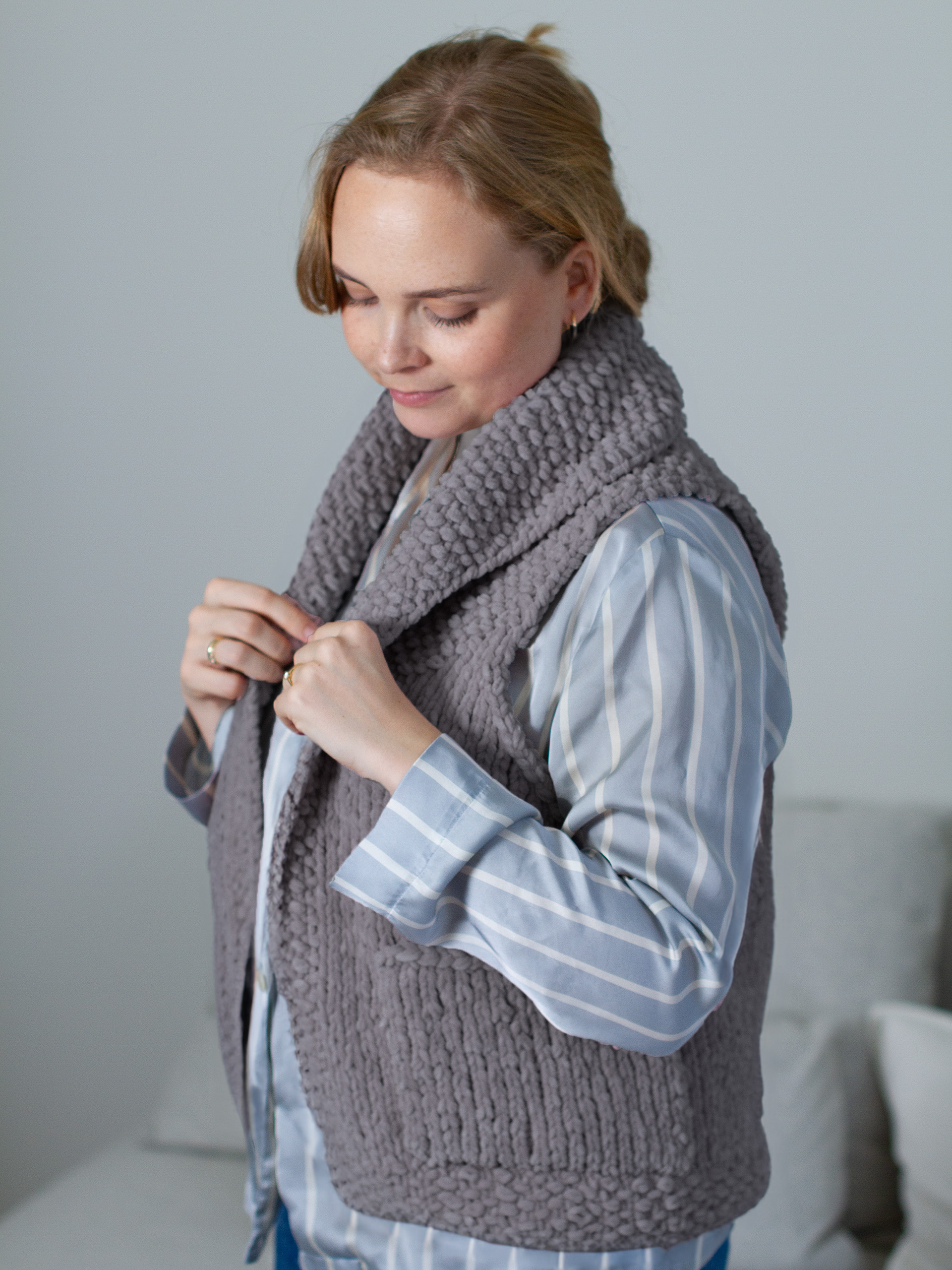 24024-C Charle vest - grå      