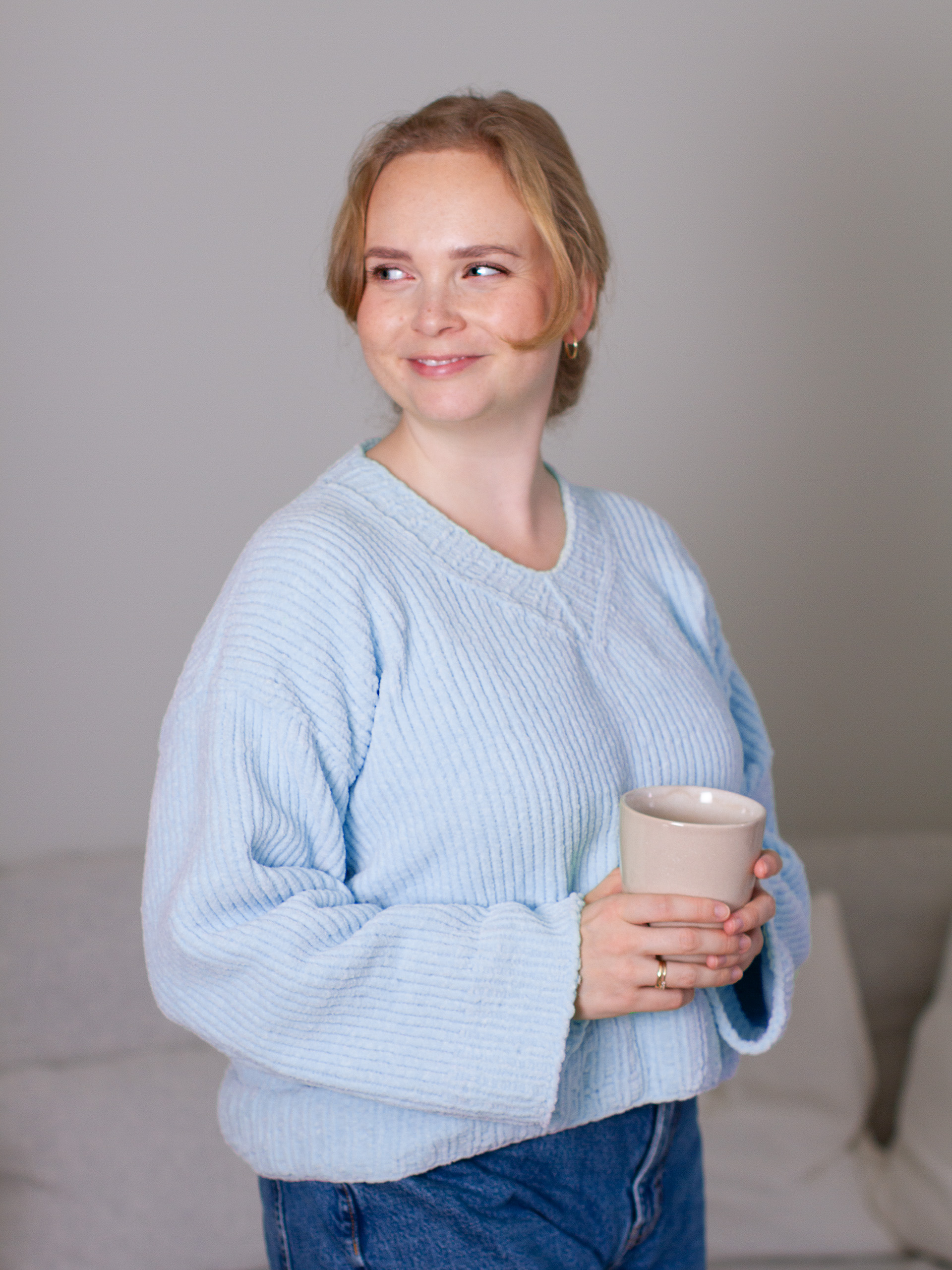 24024-D Chill genser - Lys blå