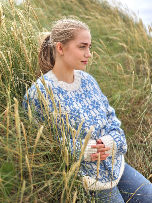 425S-01a DINA DAWN solid dame