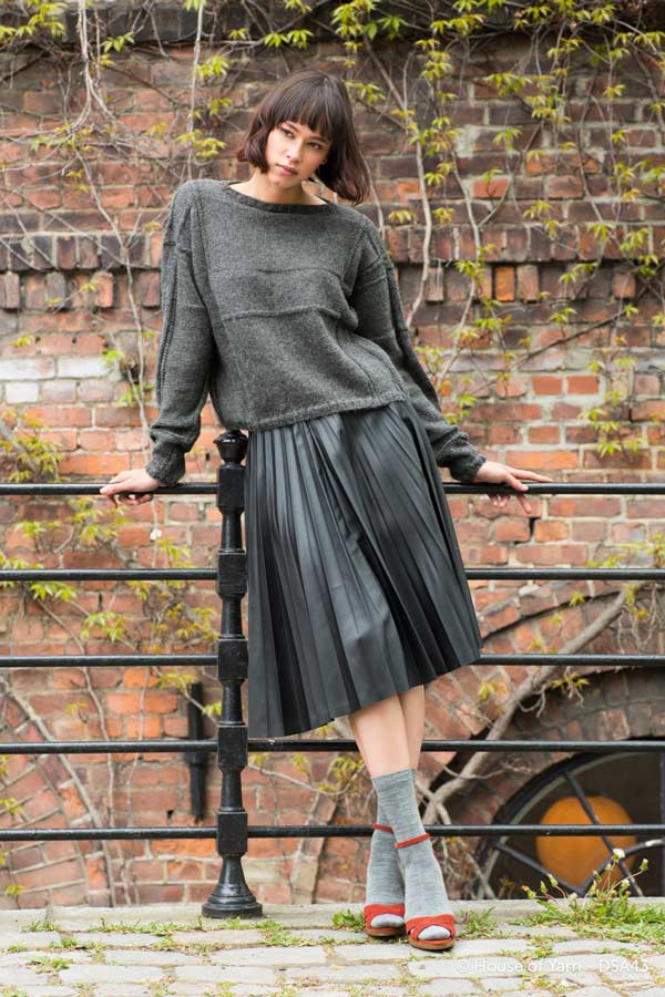 43-06 Greygraphic Sweater