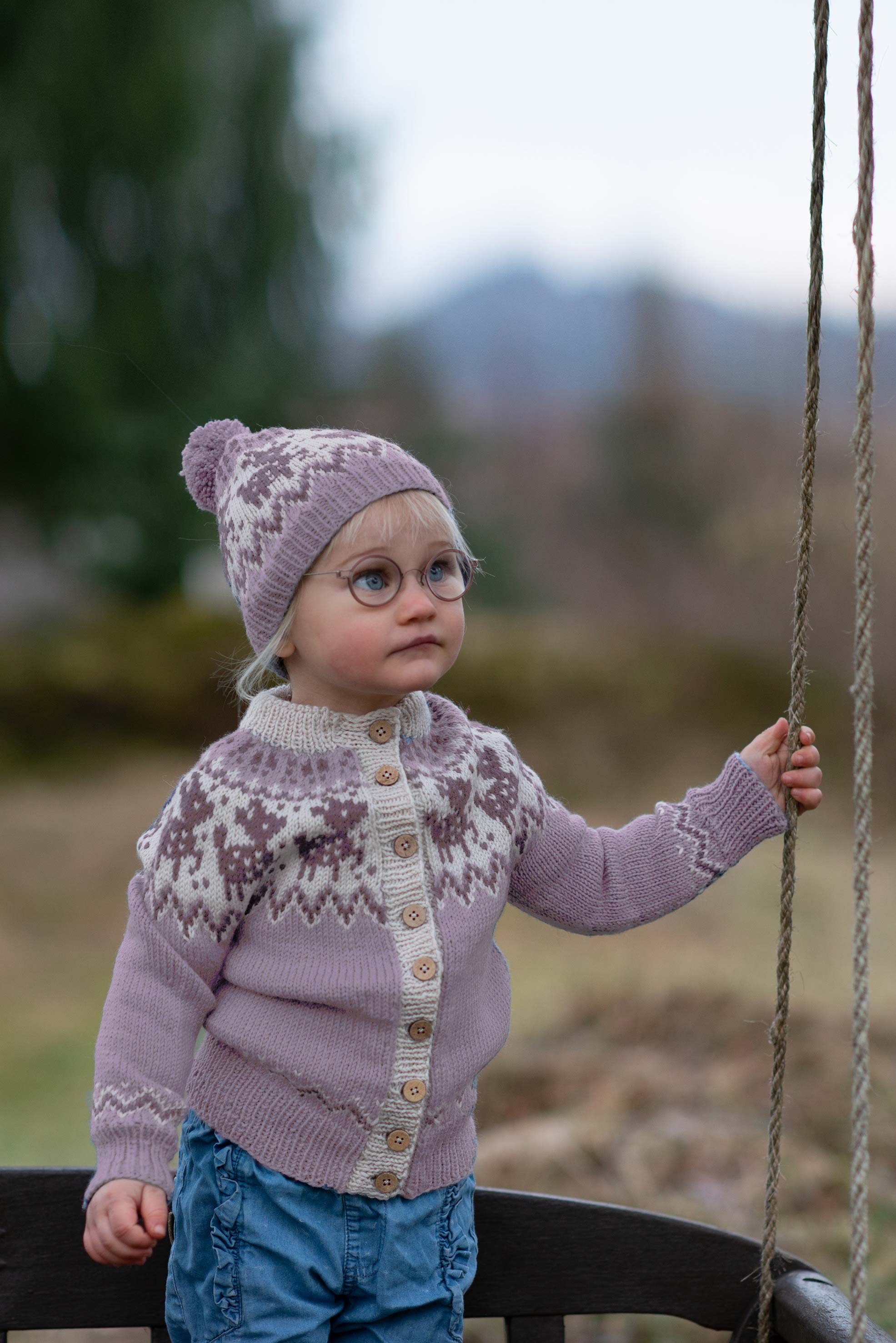 FAUNA cardigan og hue støvet lilla